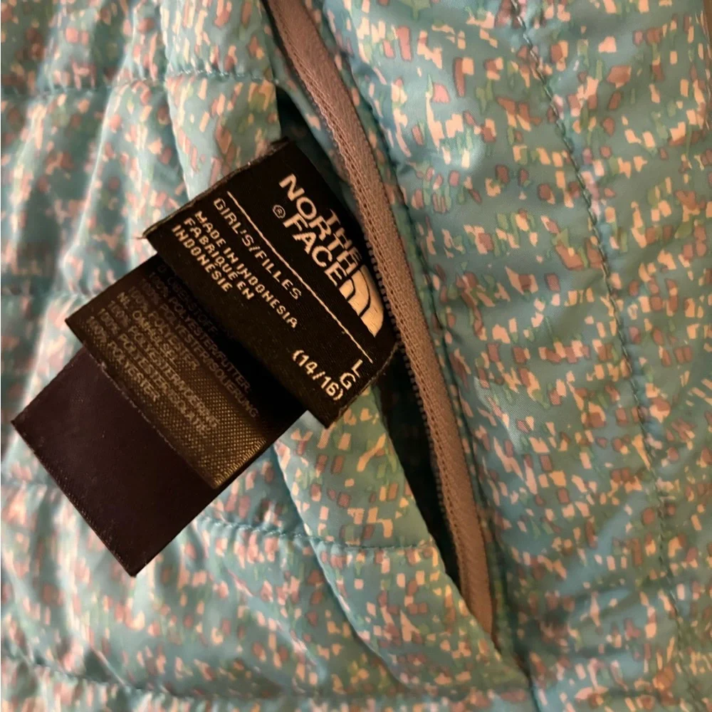 THE NORTH FACE GIRL REVERSIBLE JACKET. - Picture 2 of 7